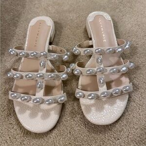 Alex Marie Faux Pearls Size 8.5